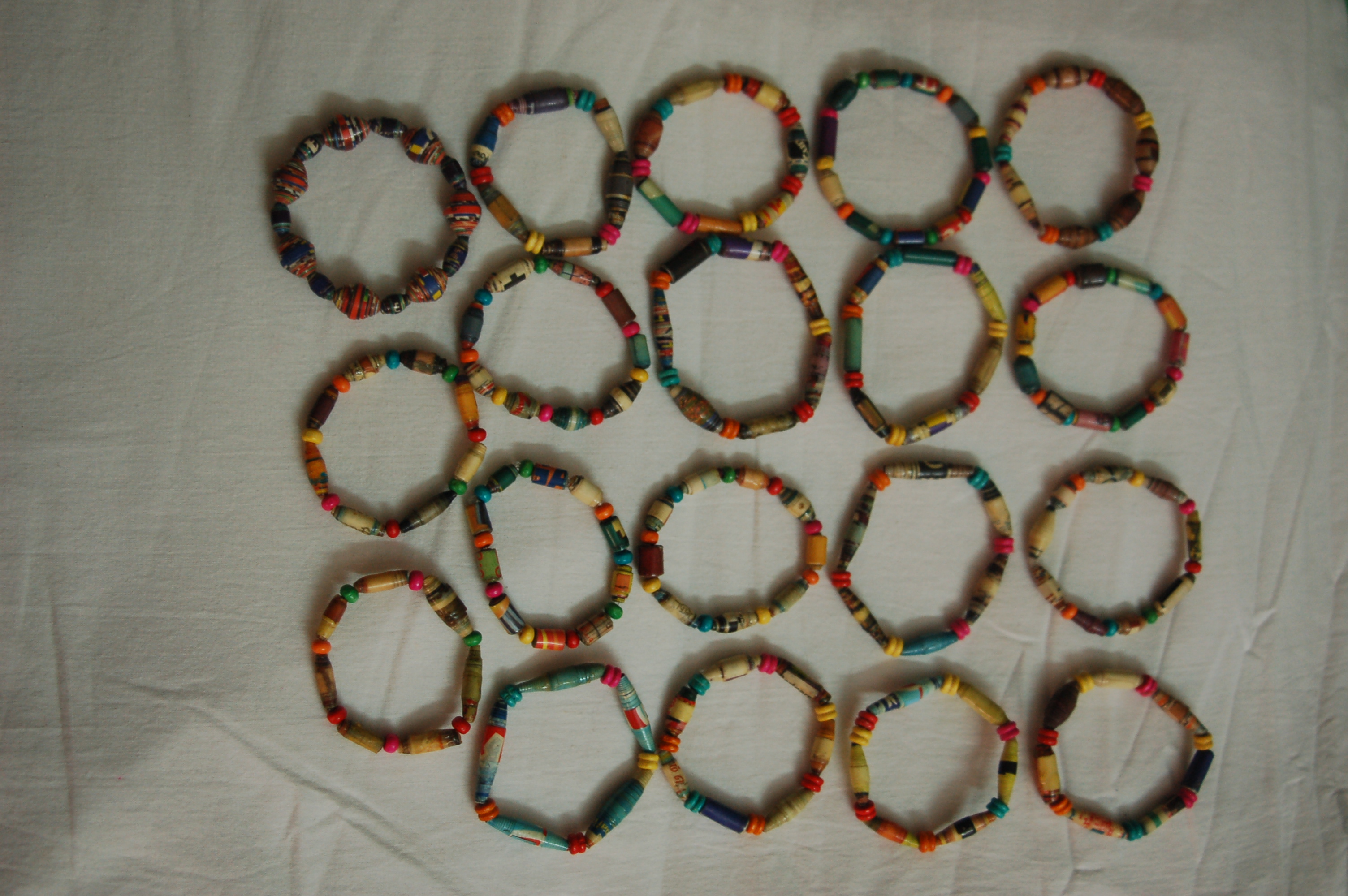 paper-bracelets